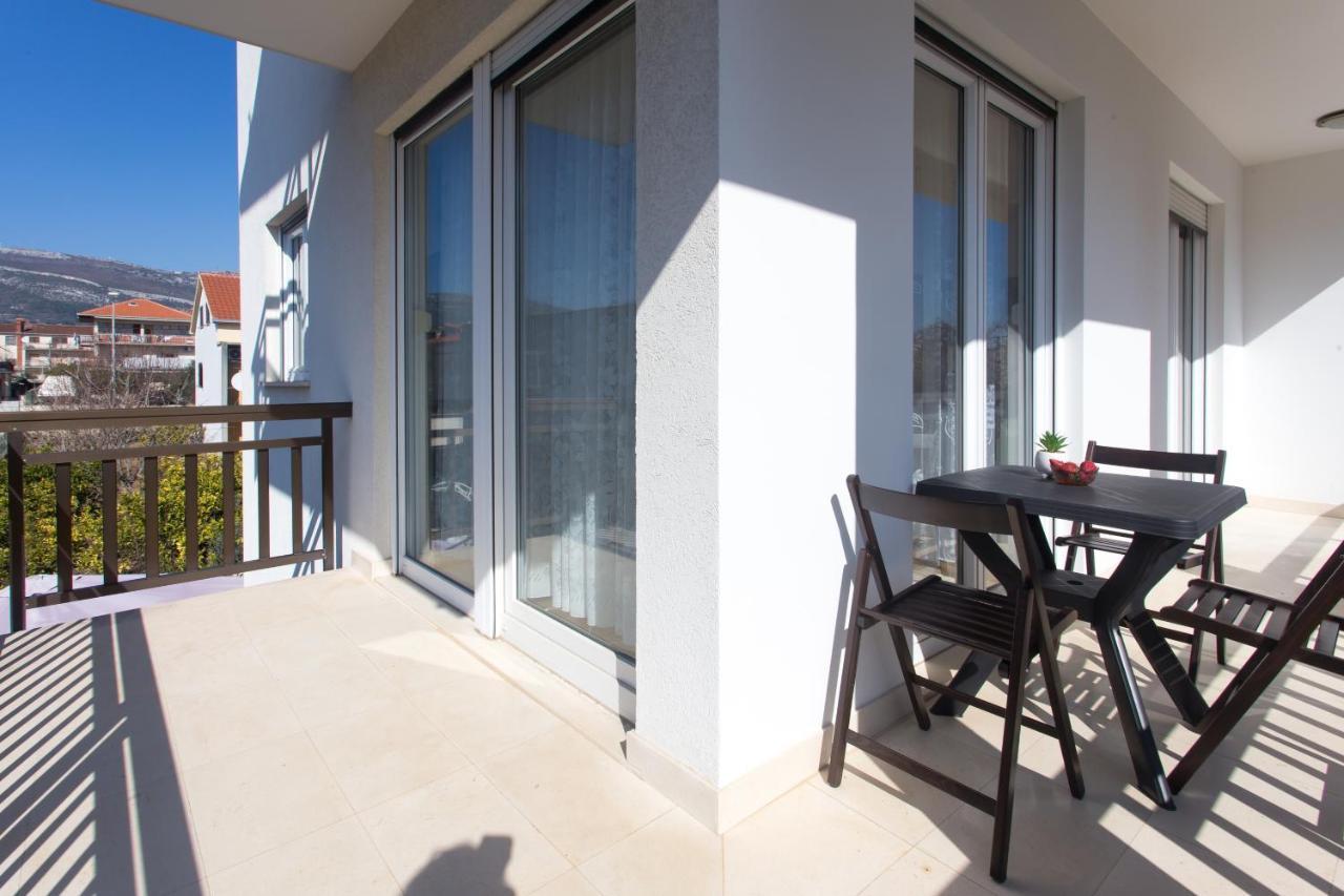 Apartments Villa Japeri Kastela Exterior photo