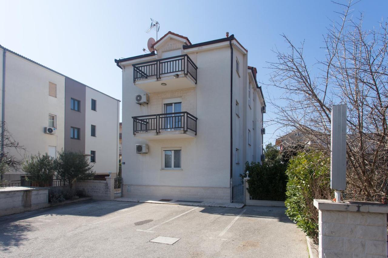 Apartments Villa Japeri Kastela Exterior photo